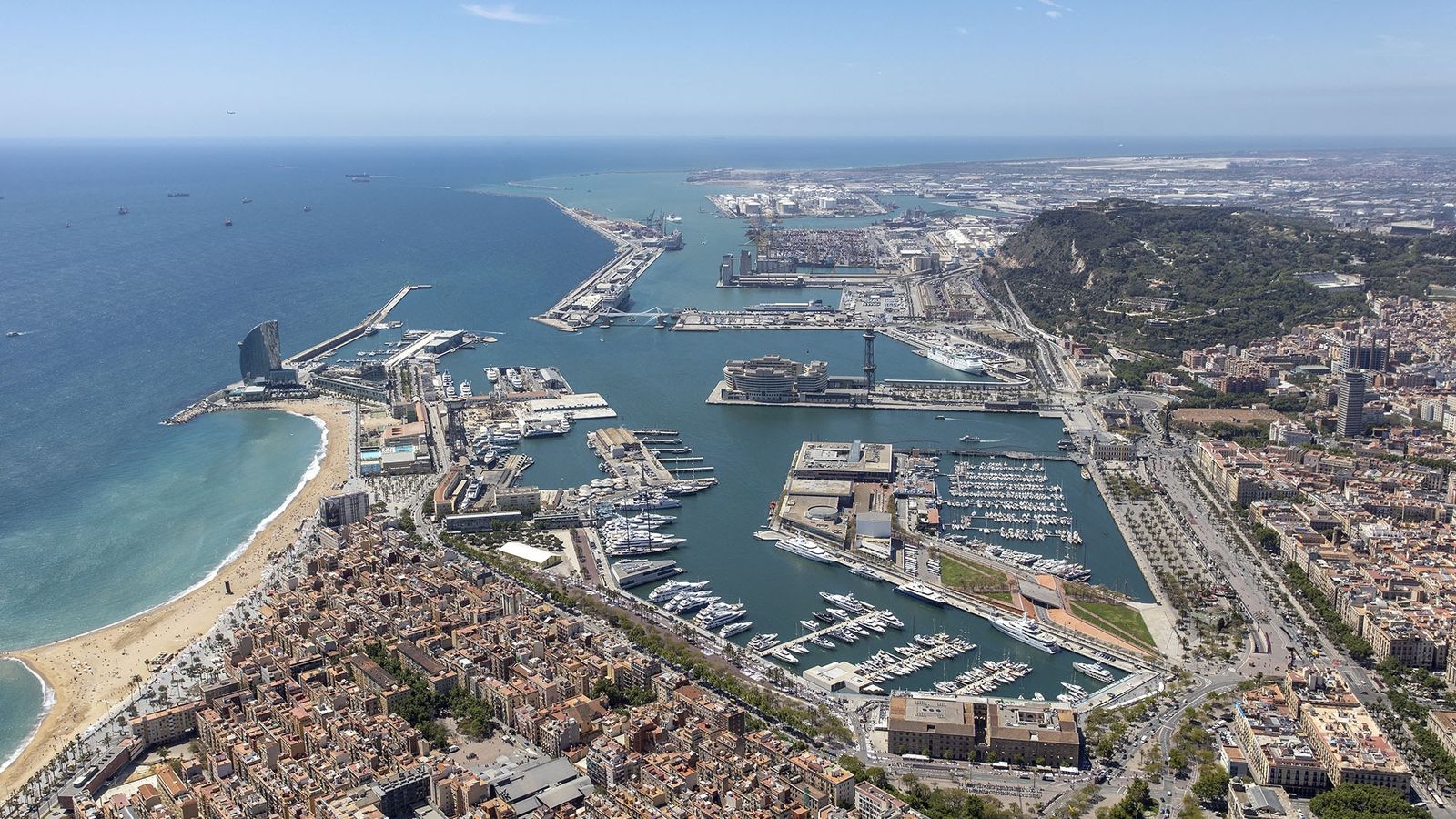 El port de Barcelona en una imatge d'arxiu