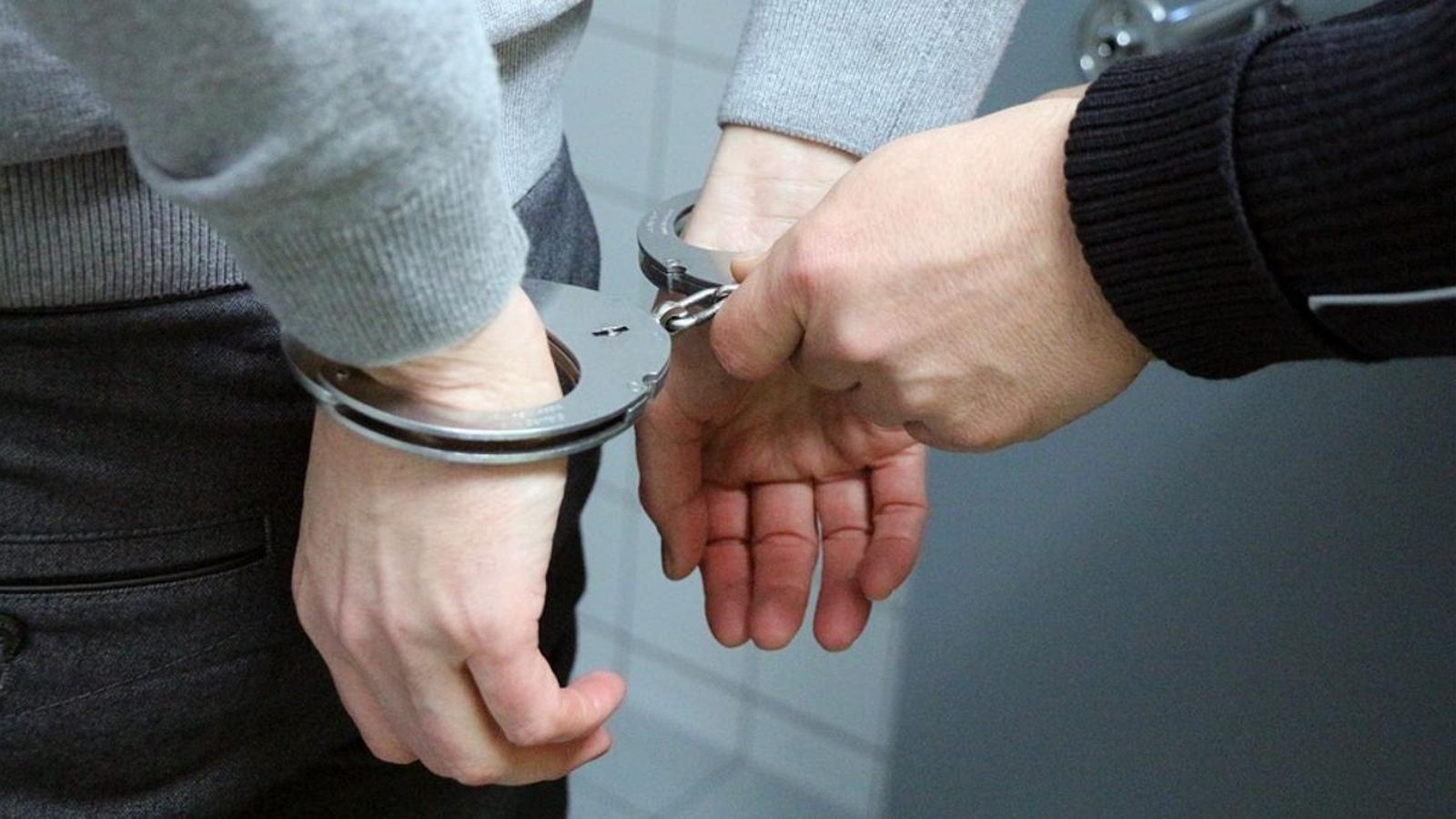 Detingut un home a Albaida per agredir la seua parella i un altre a Gandia per maltractament