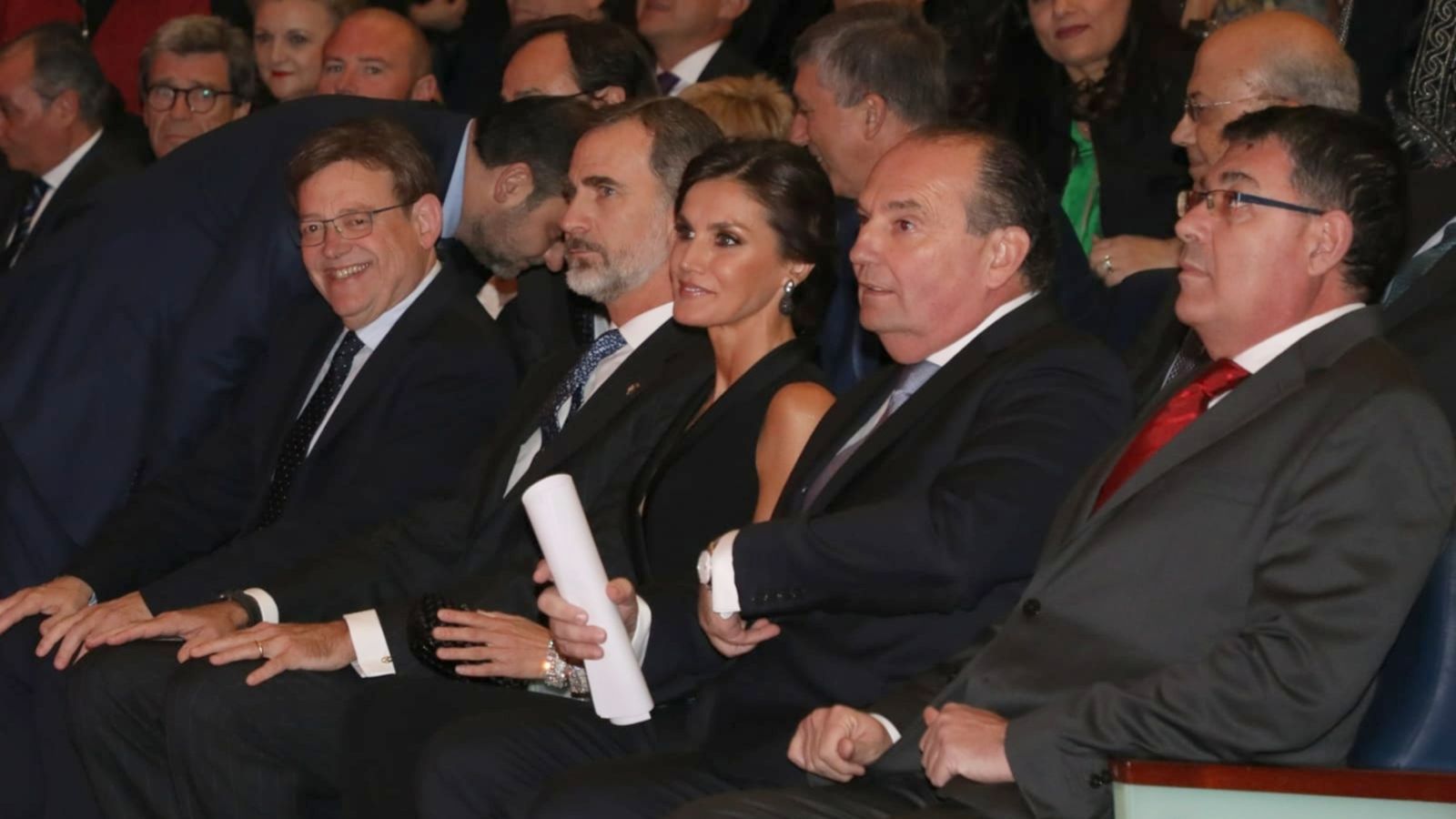 El conseller d'Economia, Rafa Climent, els reis Felip i Letícia, el president de la Generalitat, Ximo Puig i el ministre de Foment, José Luis Ábalos. Gva