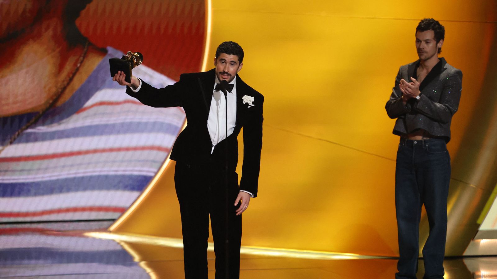 Bad Bunny rep el guardó a Millor àlbum de l'any