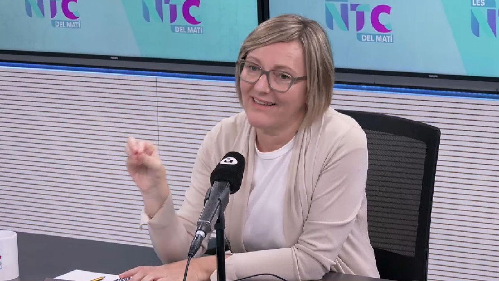 María José Salvador, exconsellera socialista d'Habitatge i Vertebració del territori, durant la seua intervenció en 'Les notícies del matí'