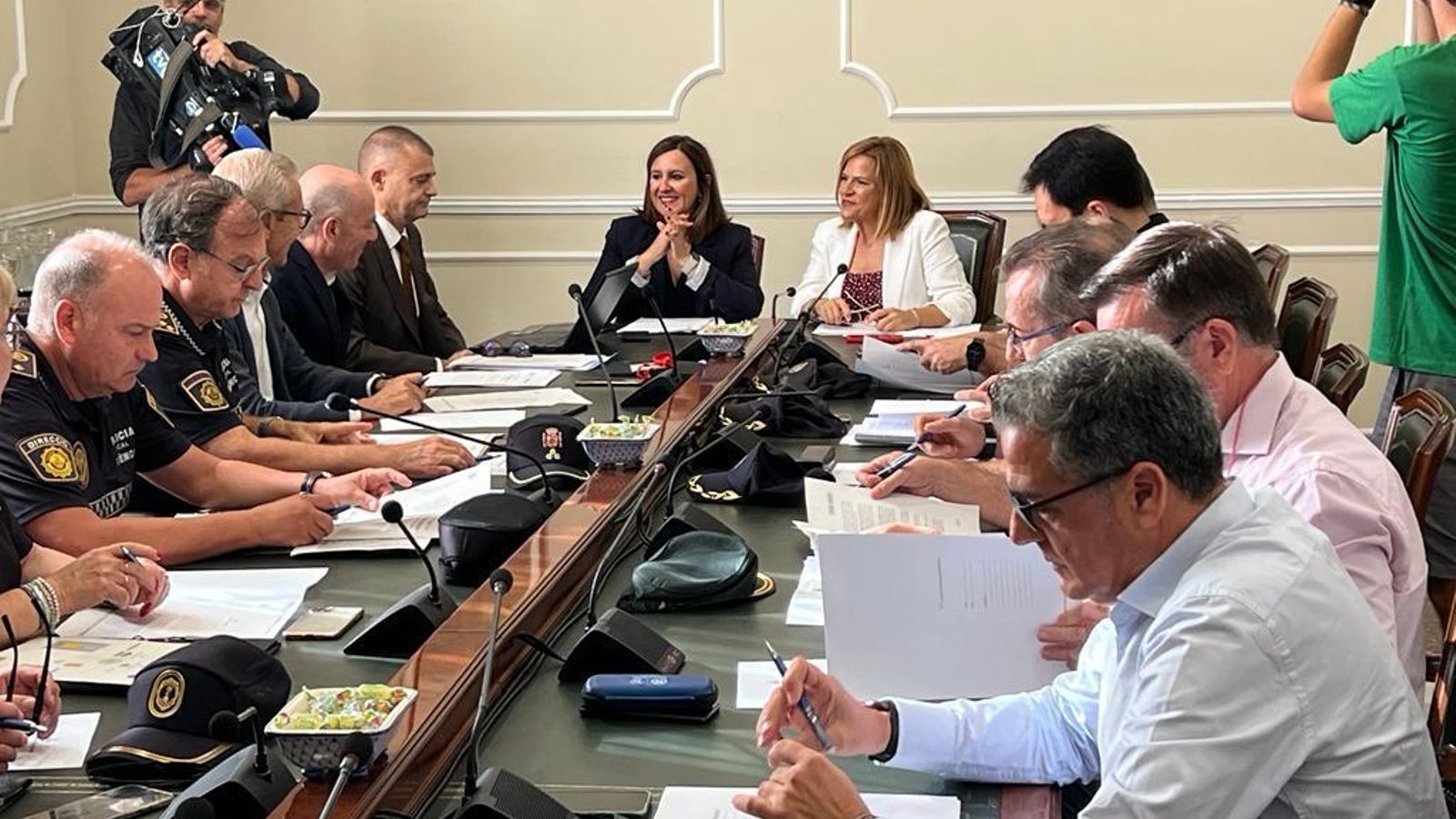 Junta de seguretat amb la delegada del govern i l'alcaldessa de València