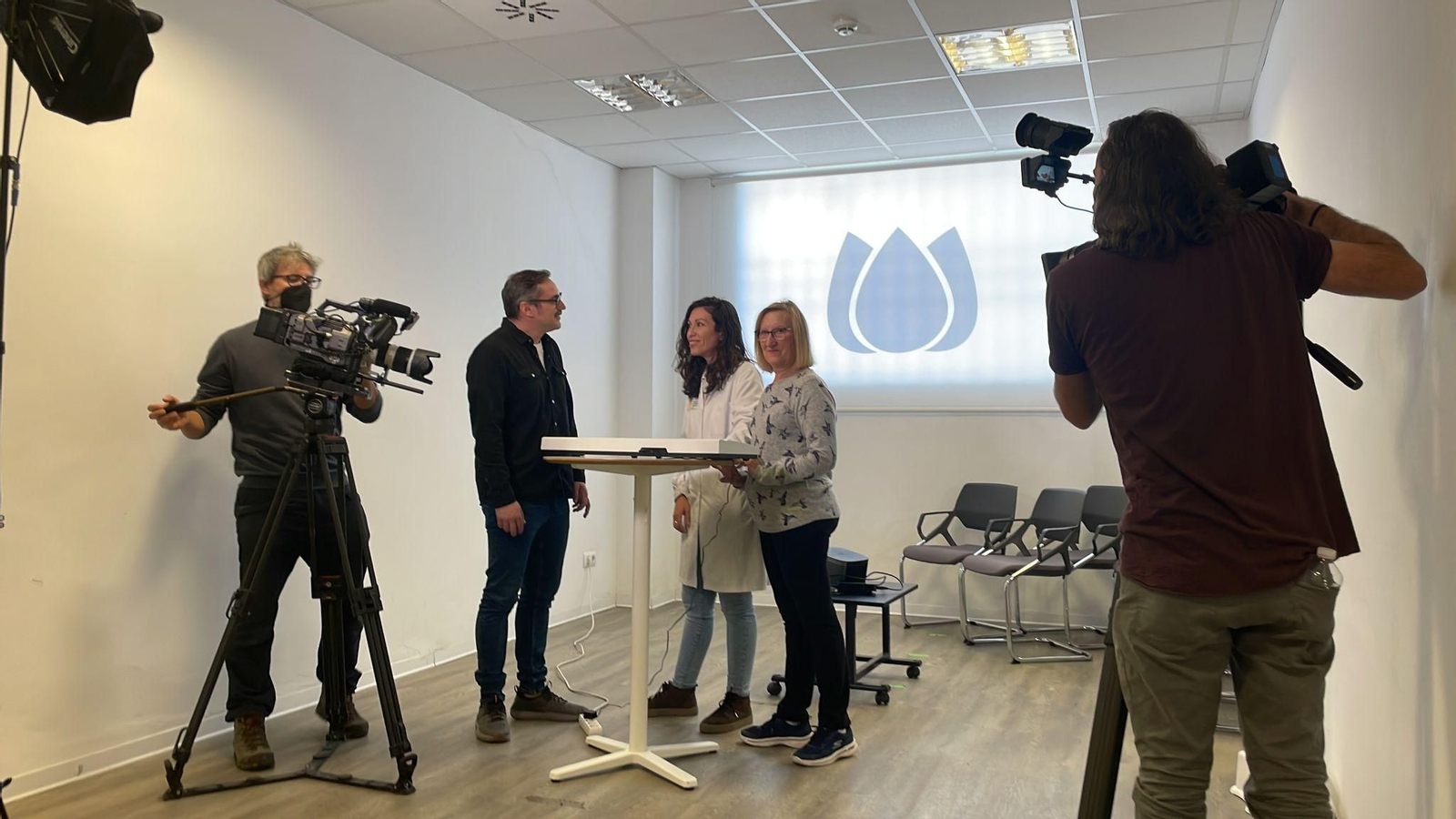 Pere conversarà amb afectats, familiars i professionals que ens mostraran que l'humor pot ser de gran ajuda