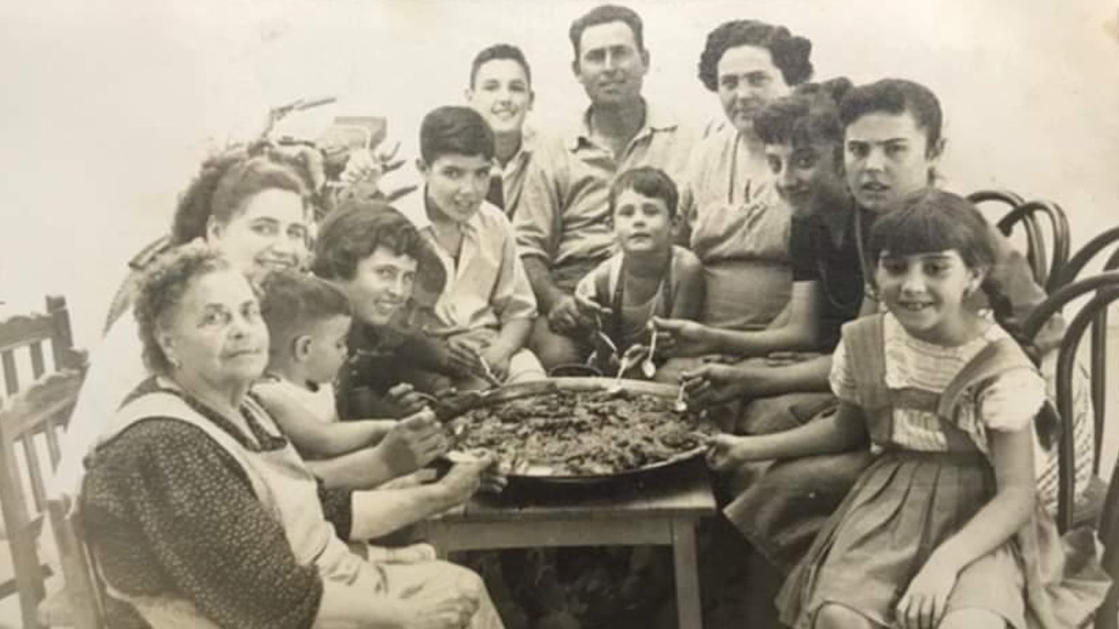 La majoria dels arrossos tradicionals són fruit de la inventiva de les famílies, amb els ingredients tenien a l'abast