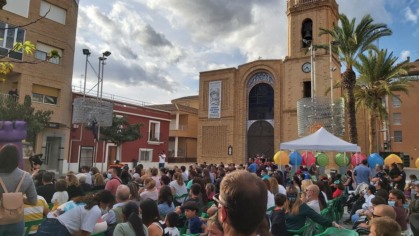 Celebració de Halloween en la plaça de l'Esglèsia del Pilar de la Foradada el passat 31 d'octubre