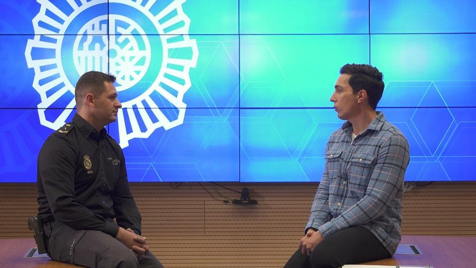 Zoom analitza el perfil dels estafadors i quins són els senyals d'alerta