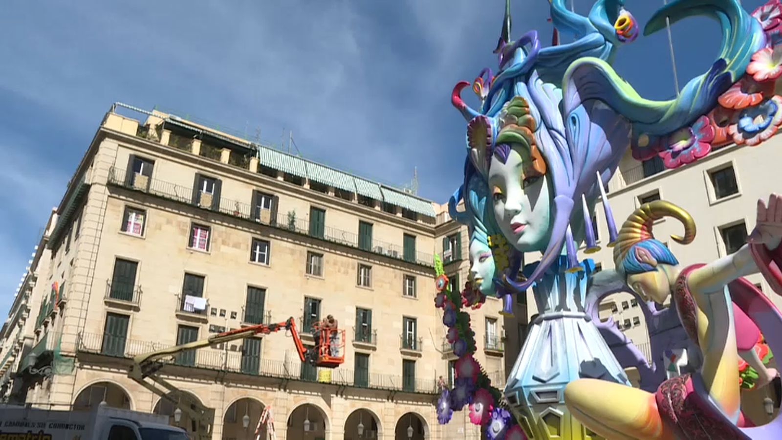 VÍDEO | Els membres de la Federació de Fogueres decideixen si celebren o no les festes al setembre