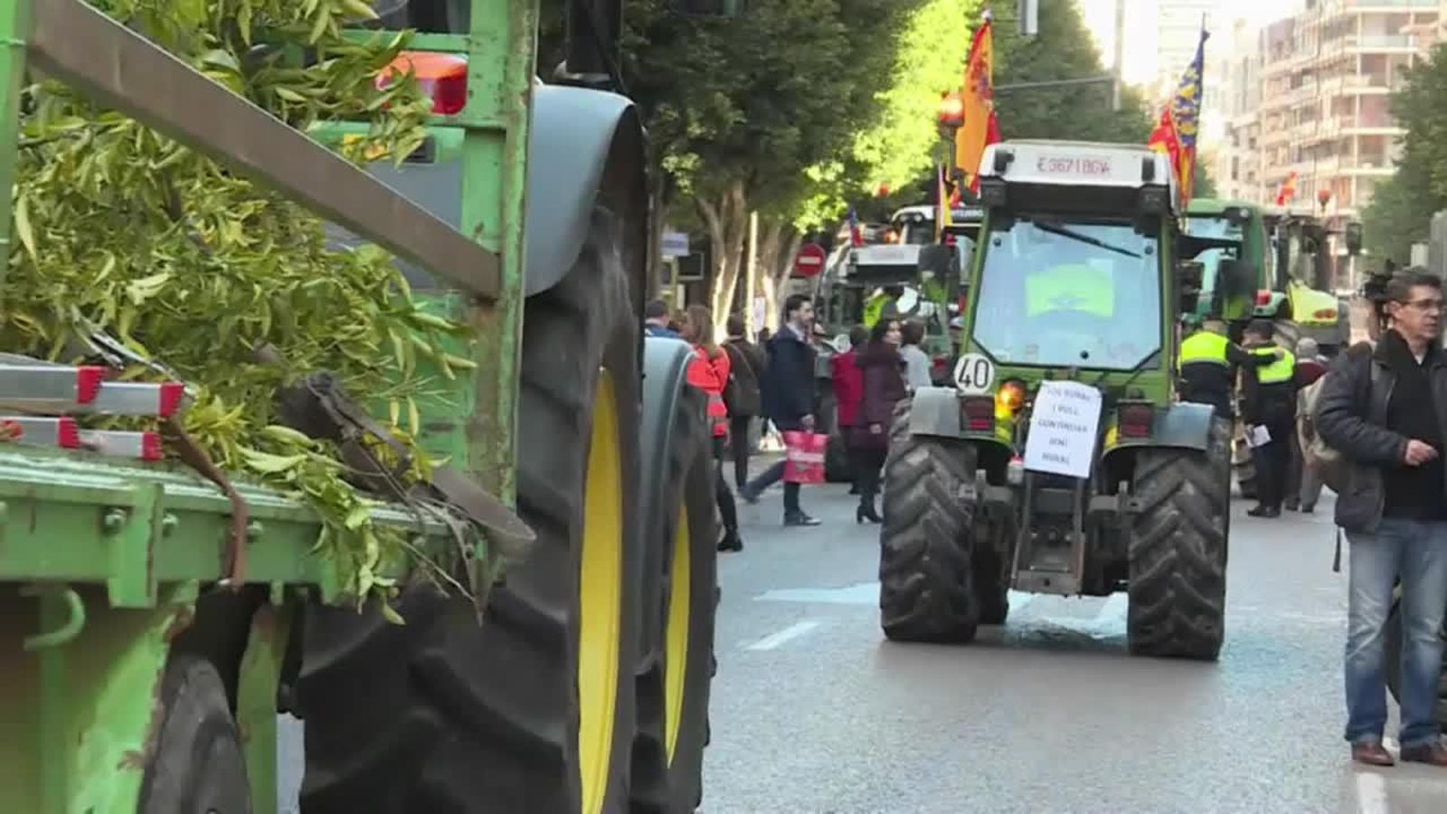 Els tractors, al pas pel centre de València.