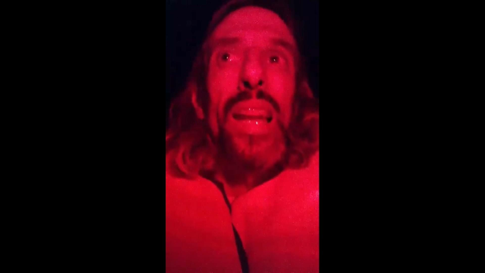 El diputat de Compromís Joan Bordera llança un últim misstage en la nau Sirius, abans de l'assalt de l'armada israeliana