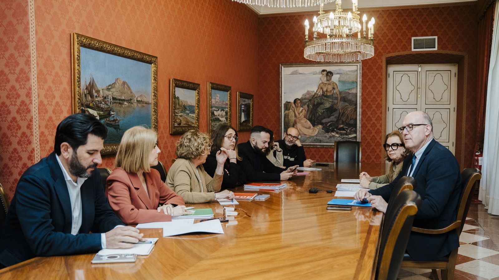 En imatge, una reunió de la comissió d'investigació de les VPP de l'Ajuntament d'Alacant
