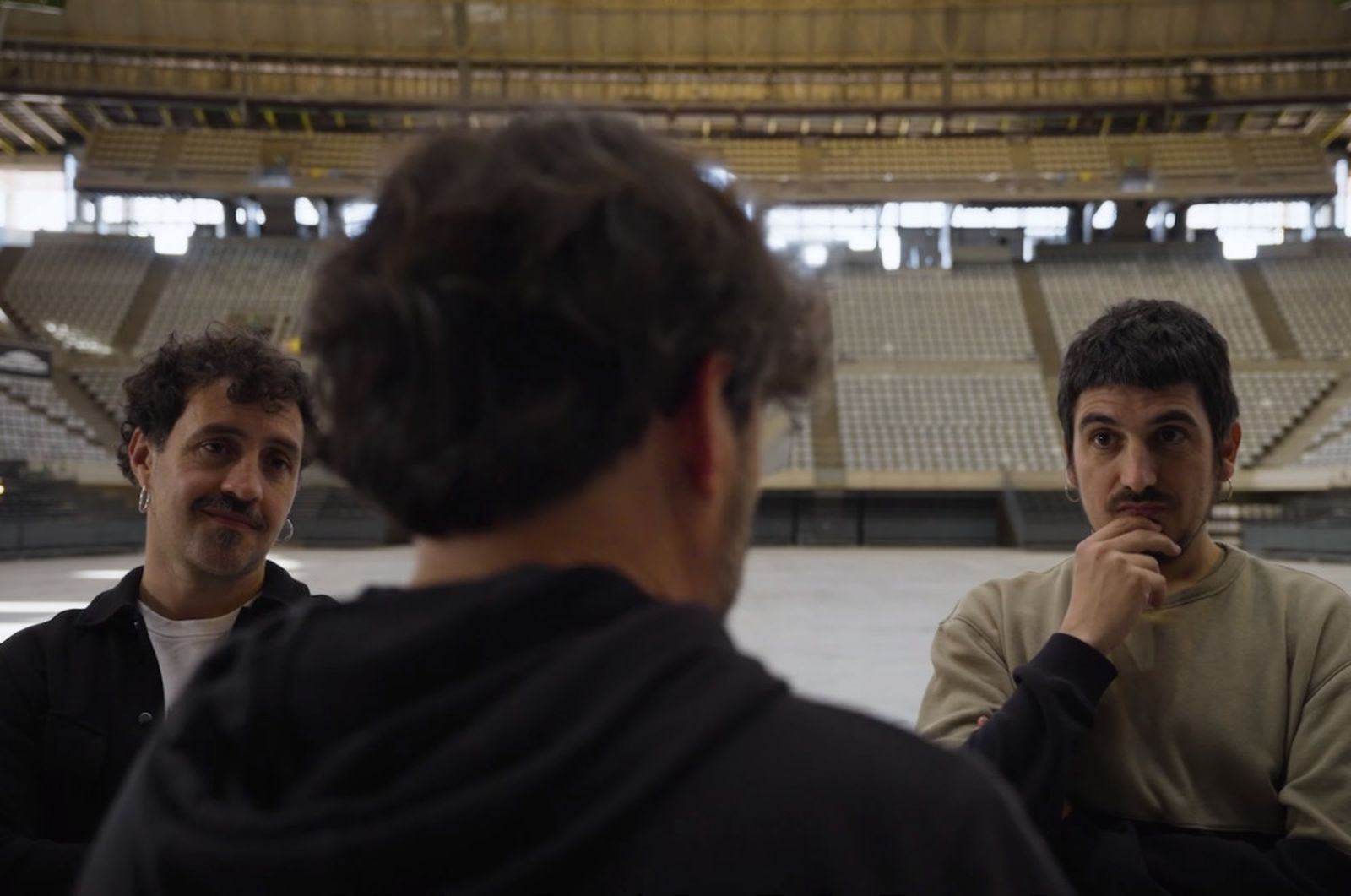 Arnau i Panxo parlen amb Jordi Évole en un palau de Sant Jordi buit: "I vosaltres voleu omplir açò, de gent?"