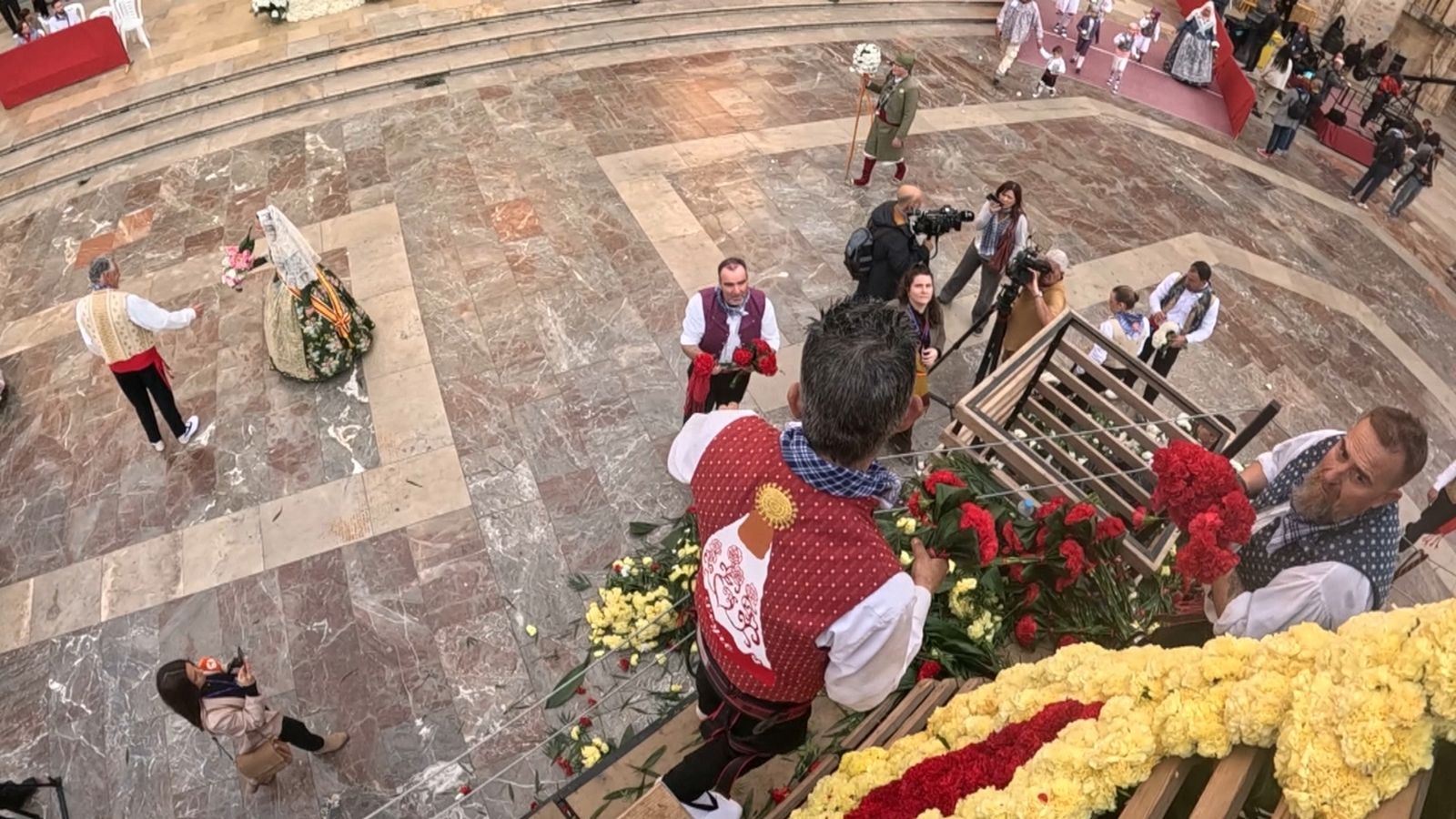 L'Ofrena, amb els ulls dels vestidors