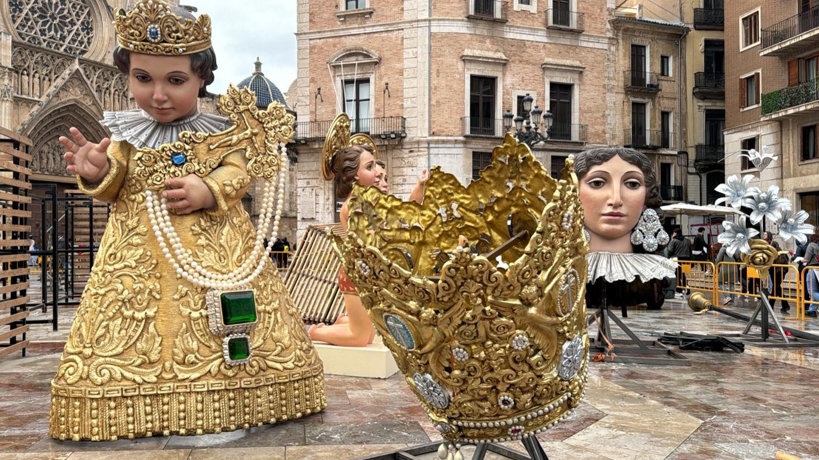 La Geperudeta ja està a la plaça de la Mare de Déu