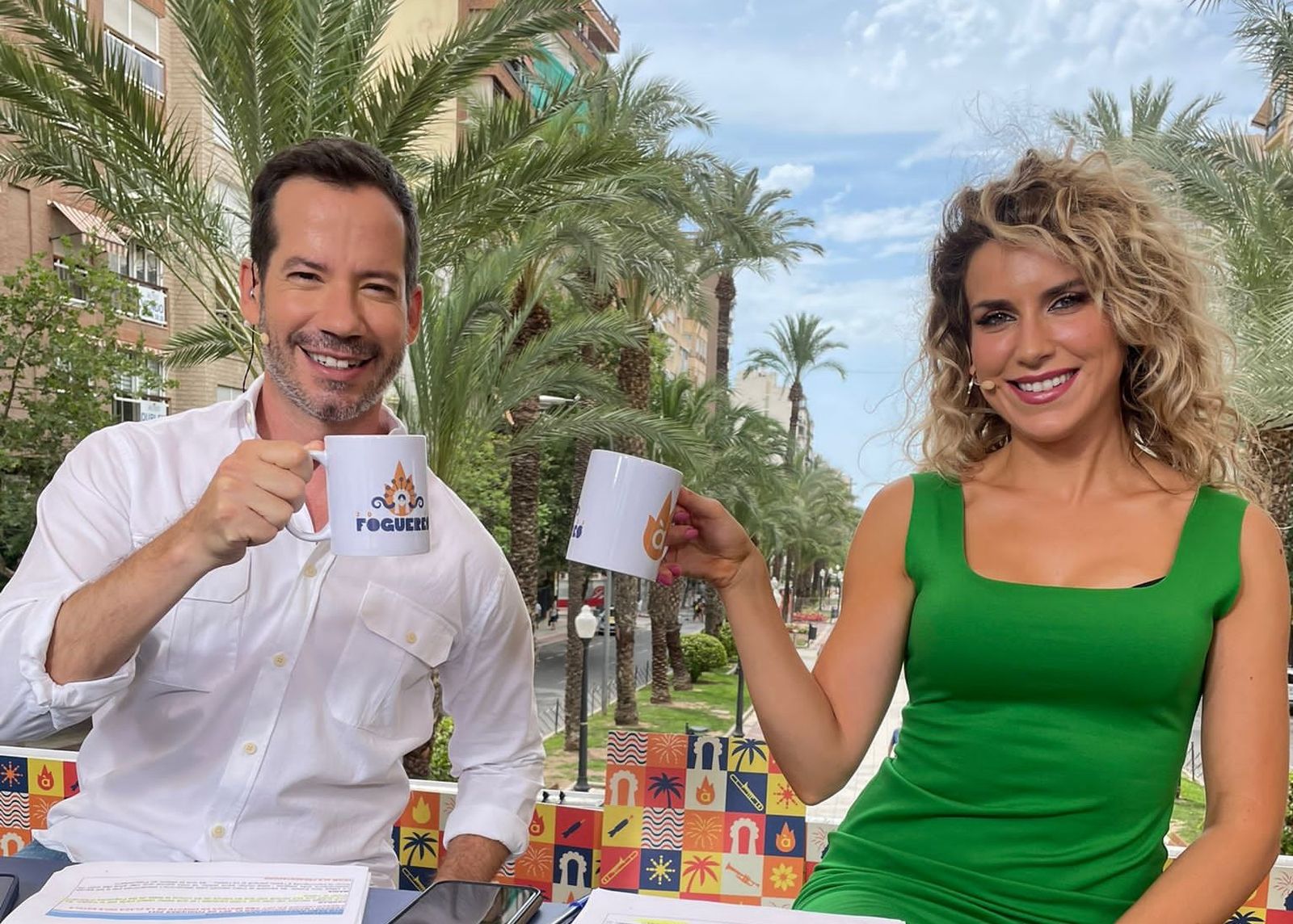 Els presentadors del 'Fas festa' d'À Punt, Ferran Cano i Maria Fuster