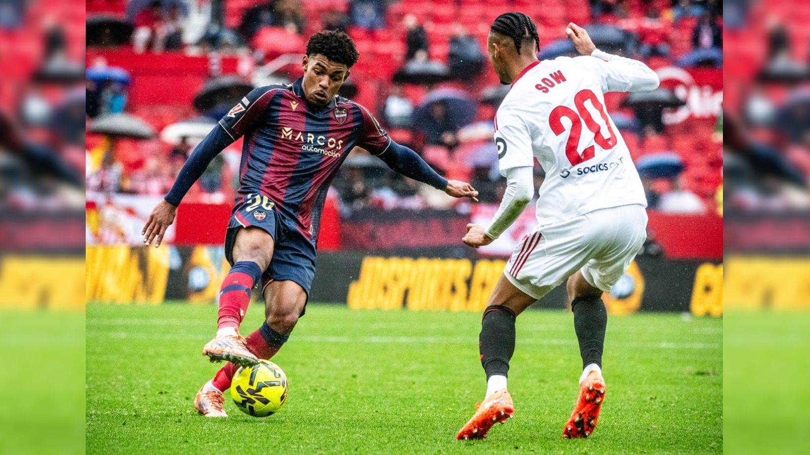 Kareem Tundé, en el partit contra el Sevilla