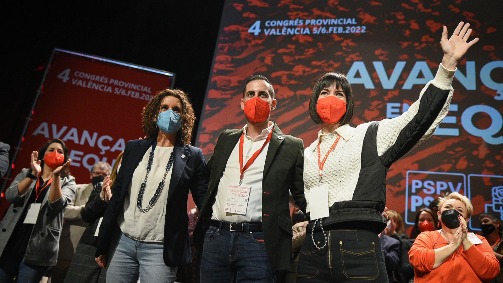 El secretari general del PSPV a la província de Valènica, Carlos Bielsa, amb l'antecessora Mercedes Caballero i la ministra Diana Morant