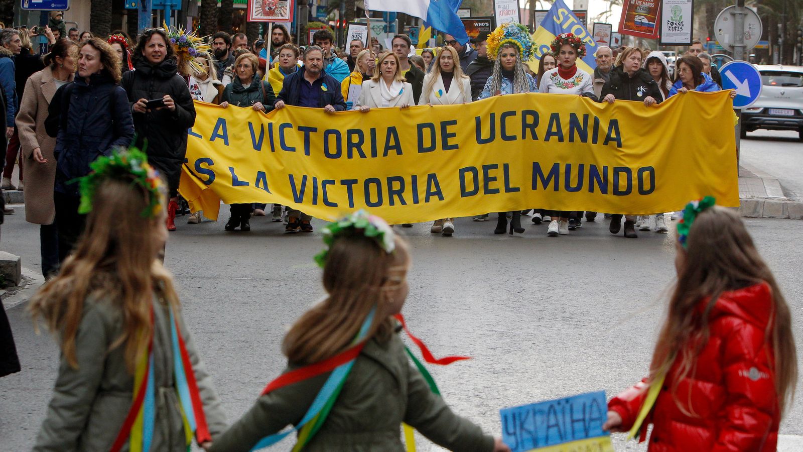 Manifestació en Alacant convocada por l'associació Amics d'Ucraïna