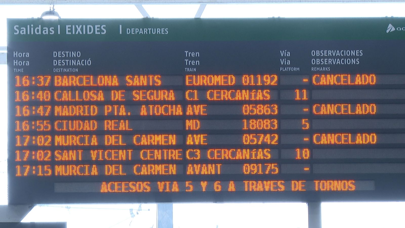 Renfe cancel·la trens en diverses línies perquè no hi ha servicis mínims per al tercer dia de vaga