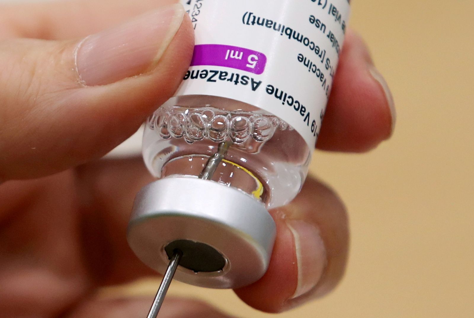 Vial de la vacuna d'AstraZeneca contra la Covid-19