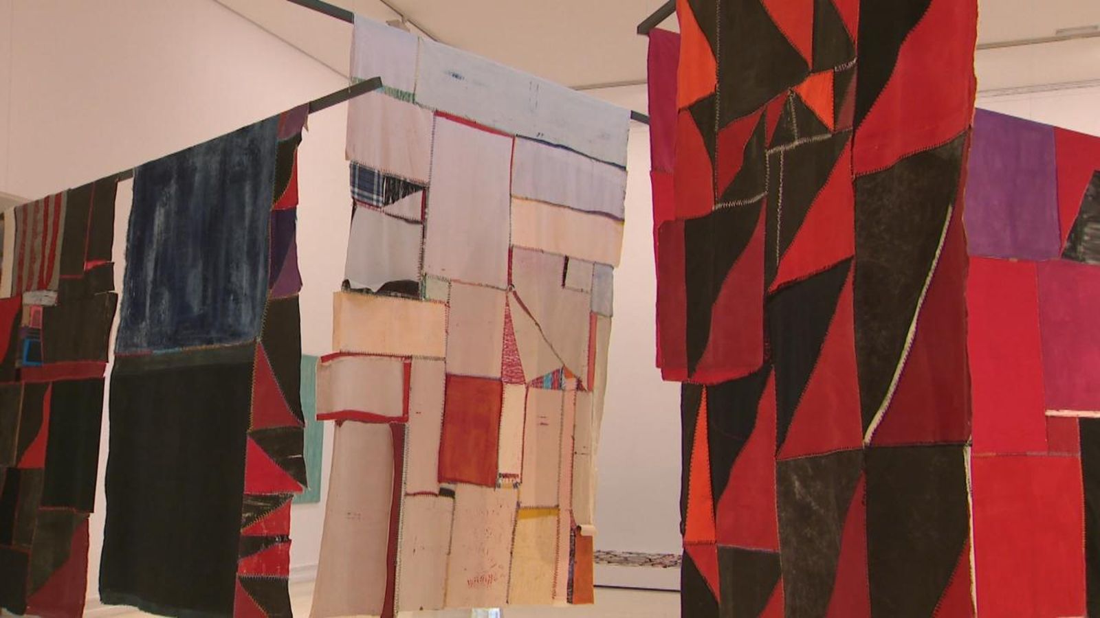 Una mostra dels teixits de Teresa Lanceta a l'IVAM que formen part de l'exposició