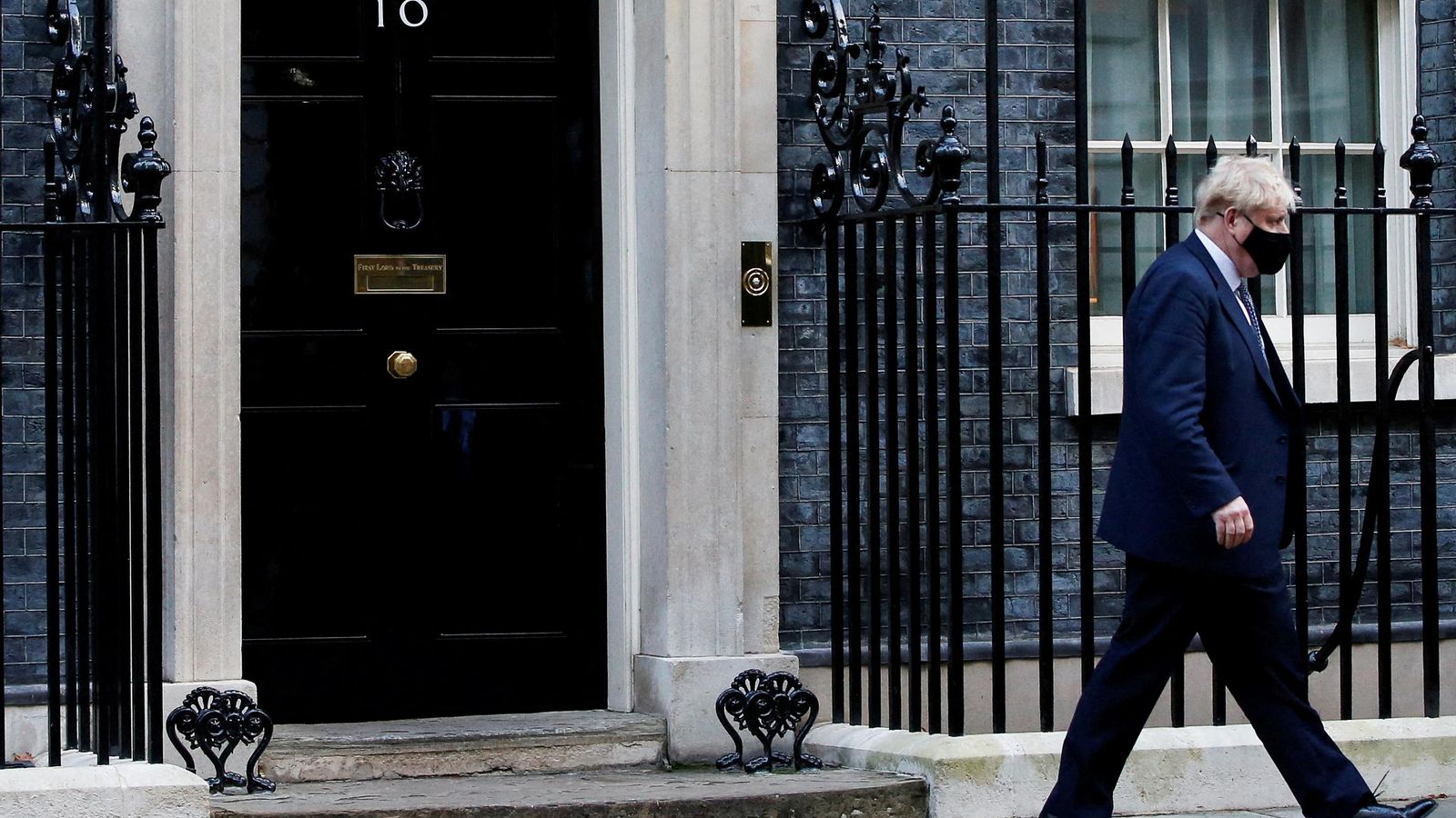 El primer ministre britànic ix de Downing Street en una imatge d'arxiu
