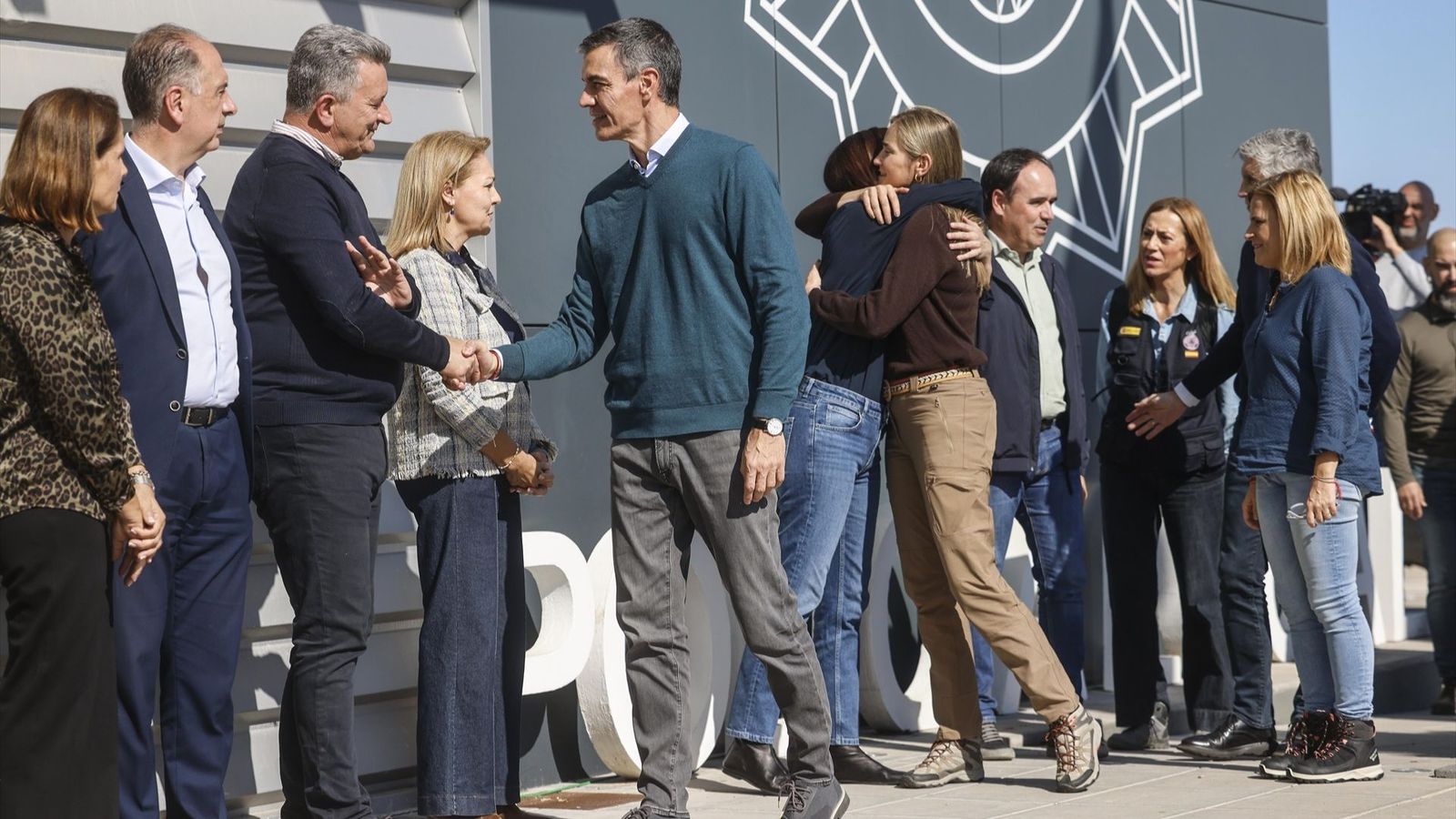 Arribada del president del govern espanyol, Pedro Sánchez, a Oliva, este dimarts