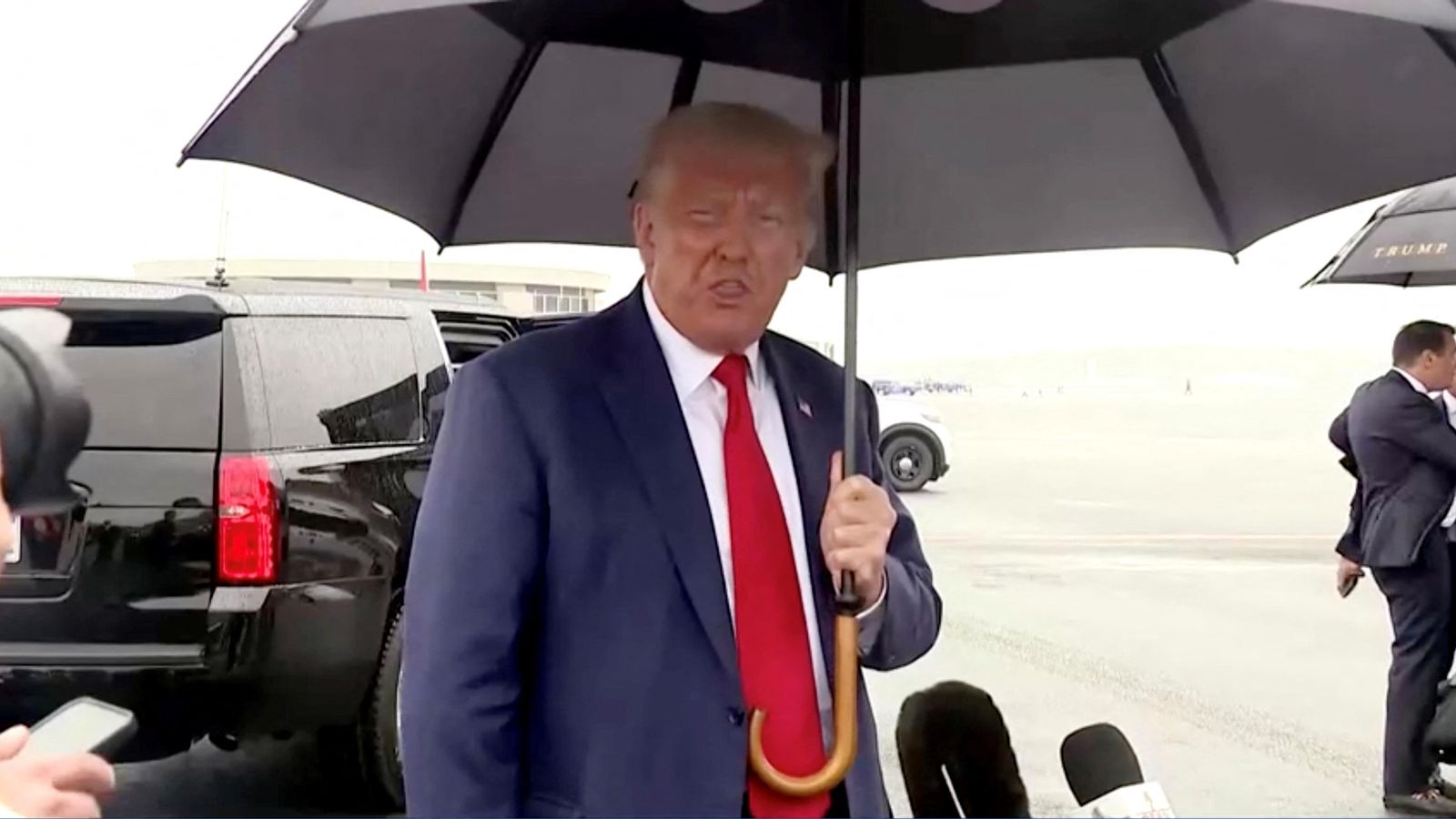 Trump es dirigeix cap al tribunal federal de Washington, aquest dijous