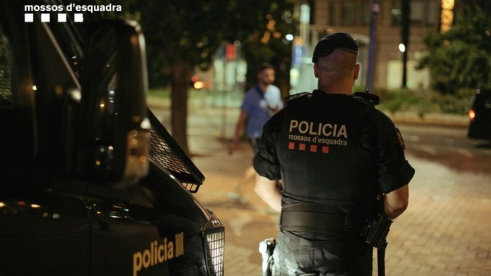 Deu ferits en estavellar-se un cotxe a la terrassa d’un bar, a Girona