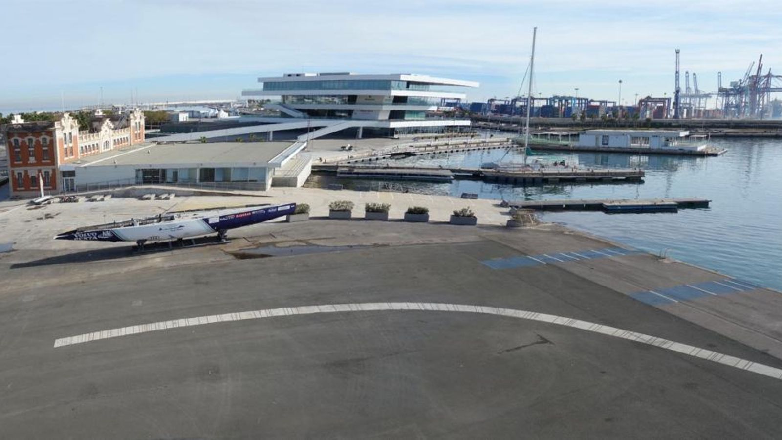 Un ‘skatepark’ i un centre tecnològic a la Marina de València Un ‘skatepark’ i un centre tecnològic a la Marina de València
