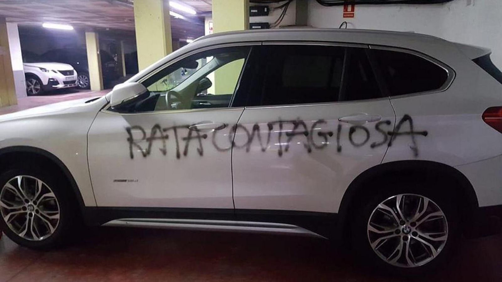 Missatge adreçat a una ginecòloga en el seu cotxe