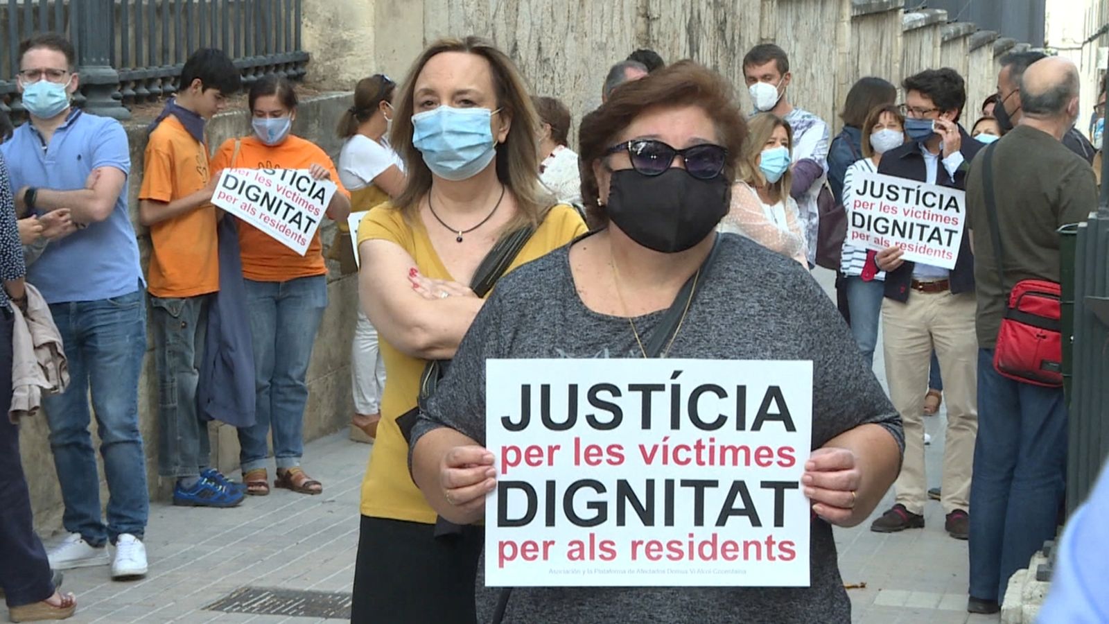 Les famílies dels morts a la residència DomusVi d'Alcoi demanen respostes