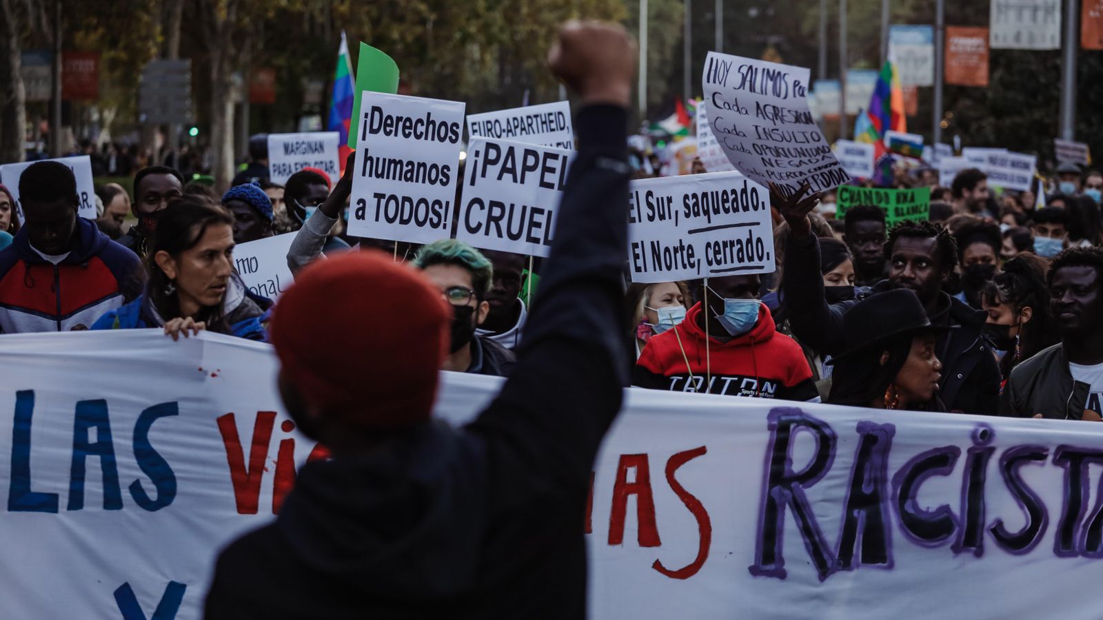 En imatge, una manifestació recet a Madrid contra la violència racista i els discursos d'odi