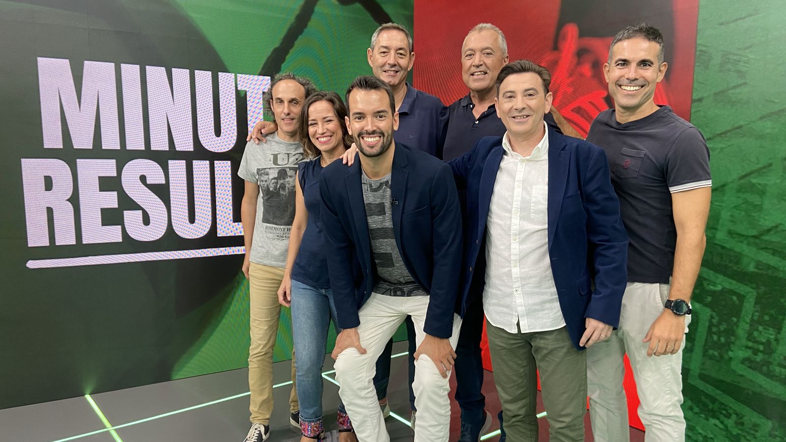 'La Banda, Minut i resultat', dissabtes i diumenge al voltant de les 23:15 hores, en la televisió d'À Punt