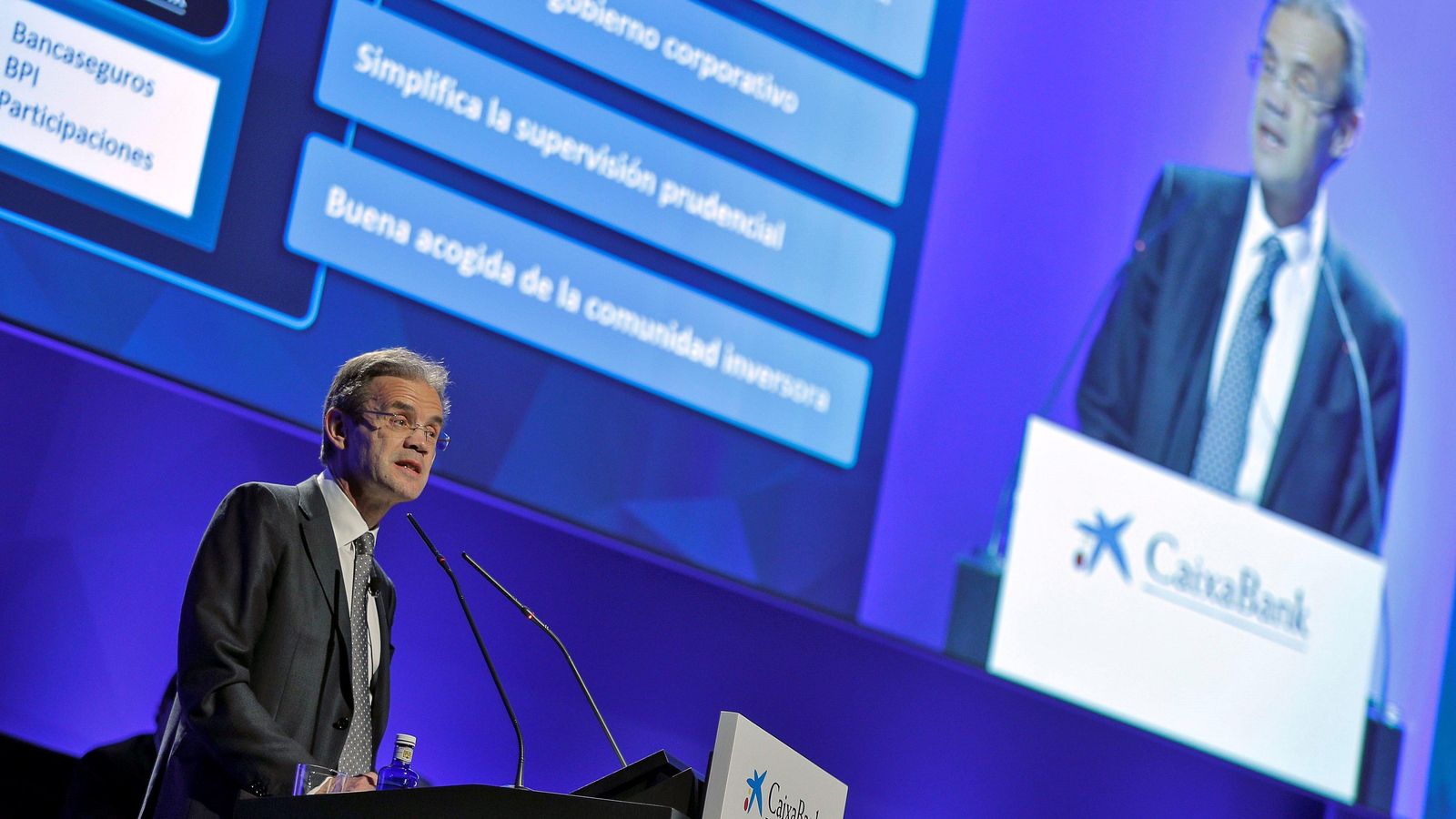 El president de Caixabank, Jordi Gual, intervé en la Junta d'Accionistes