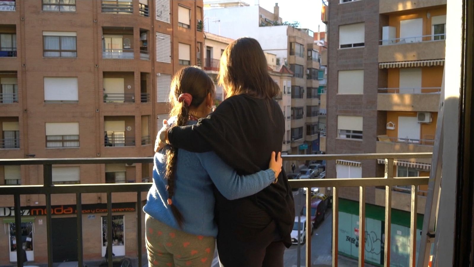 Una mare amb la seua filla, que formen una família monoparental femenina