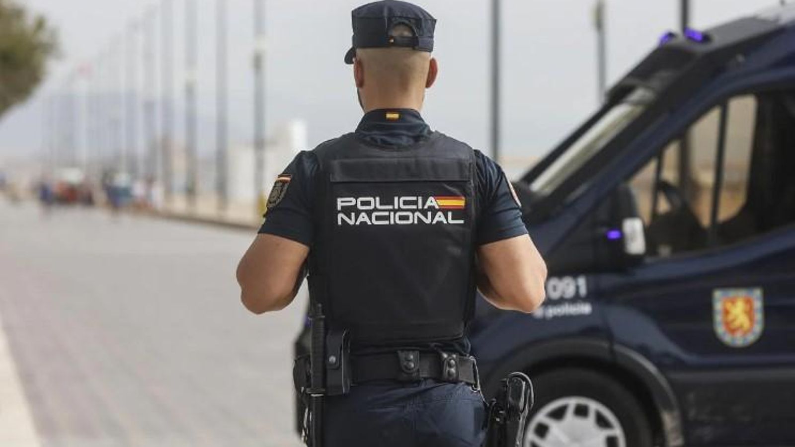 Un agent de la Policia Nacional, en una imatge d'arxiu Agent de la Policia Nacional a València