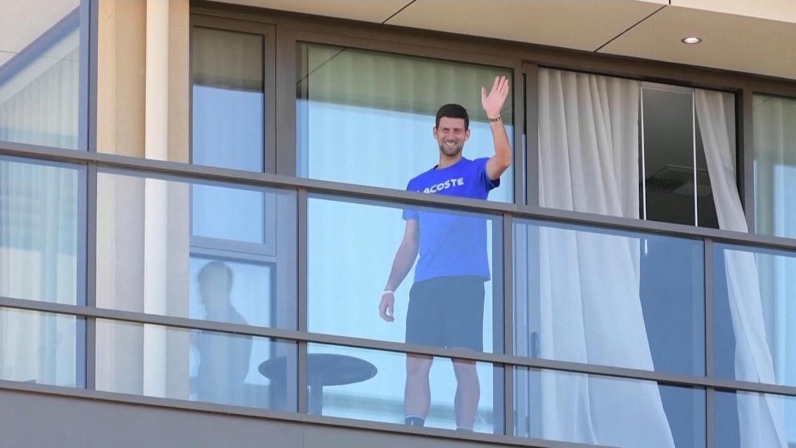 Sèrbia clama per l’alliberament de Djokovic