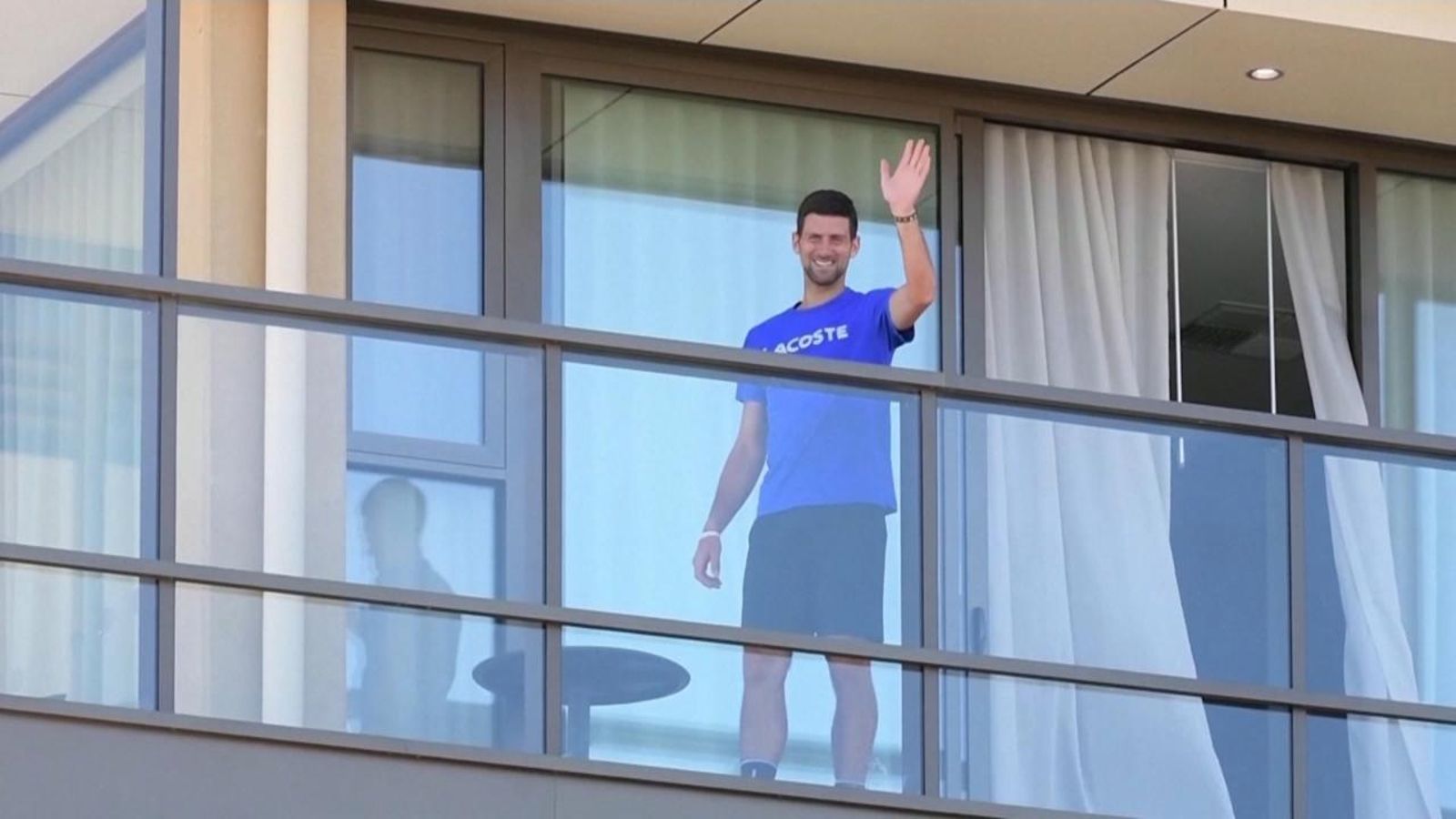 Sèrbia clama per l’alliberament de Djokovic