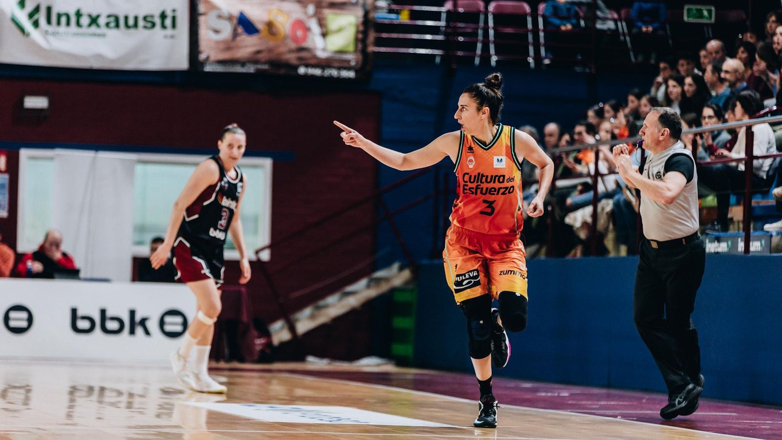 Torrens, amb 14 punts i 24 de valoració, ha fet un dels seus millors partits com a taronja