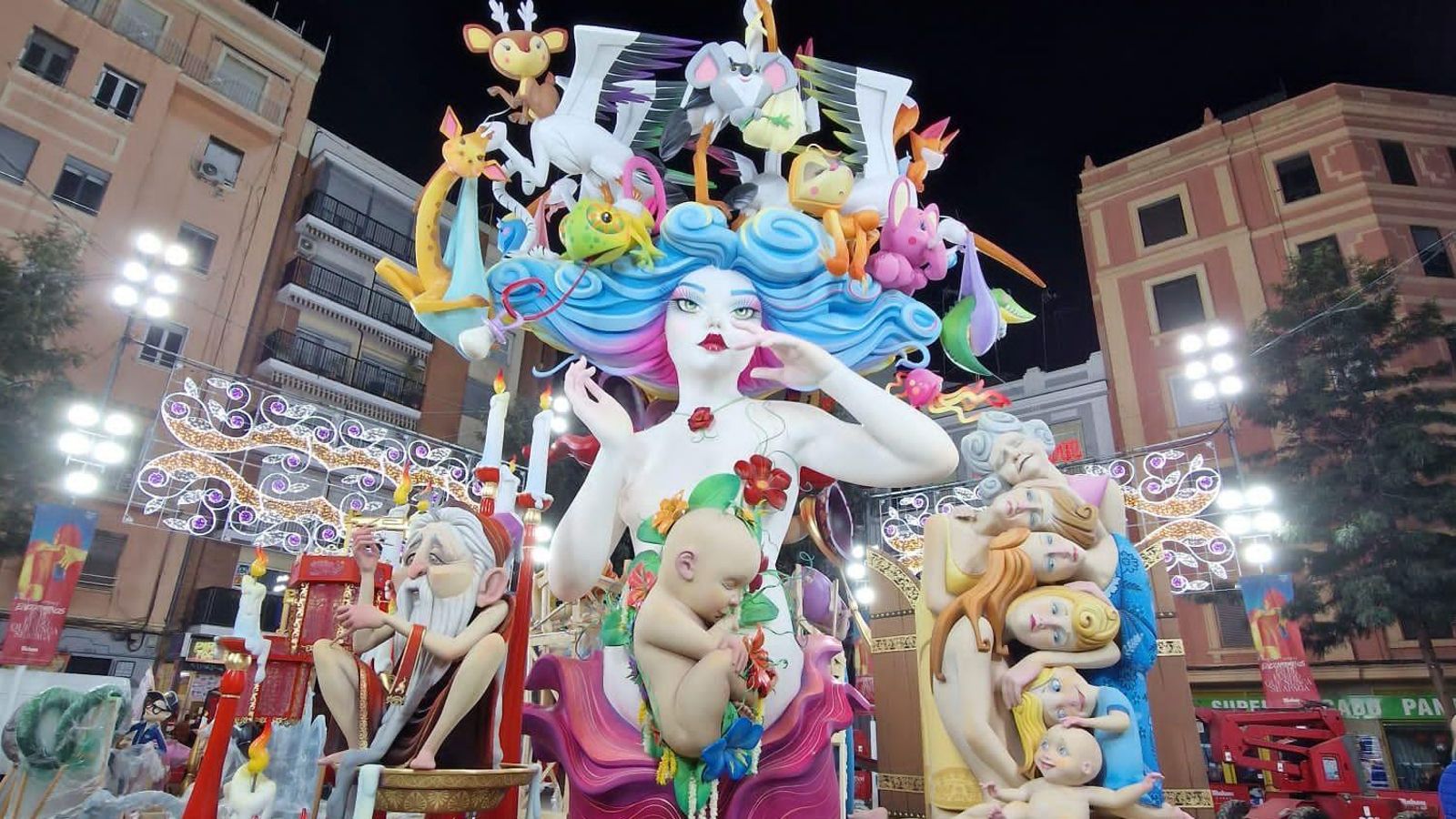 “Vida”, monument de la comissió Cuba - Literat Azorín, obra de l'artista Vicente Martínez