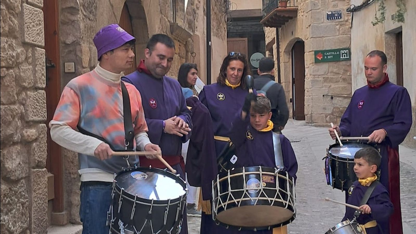 En el Matarranya la tamborrada de Setmana Santa és un ritual col·lectiu declarat Patrimoni Immaterial per la UNESCO