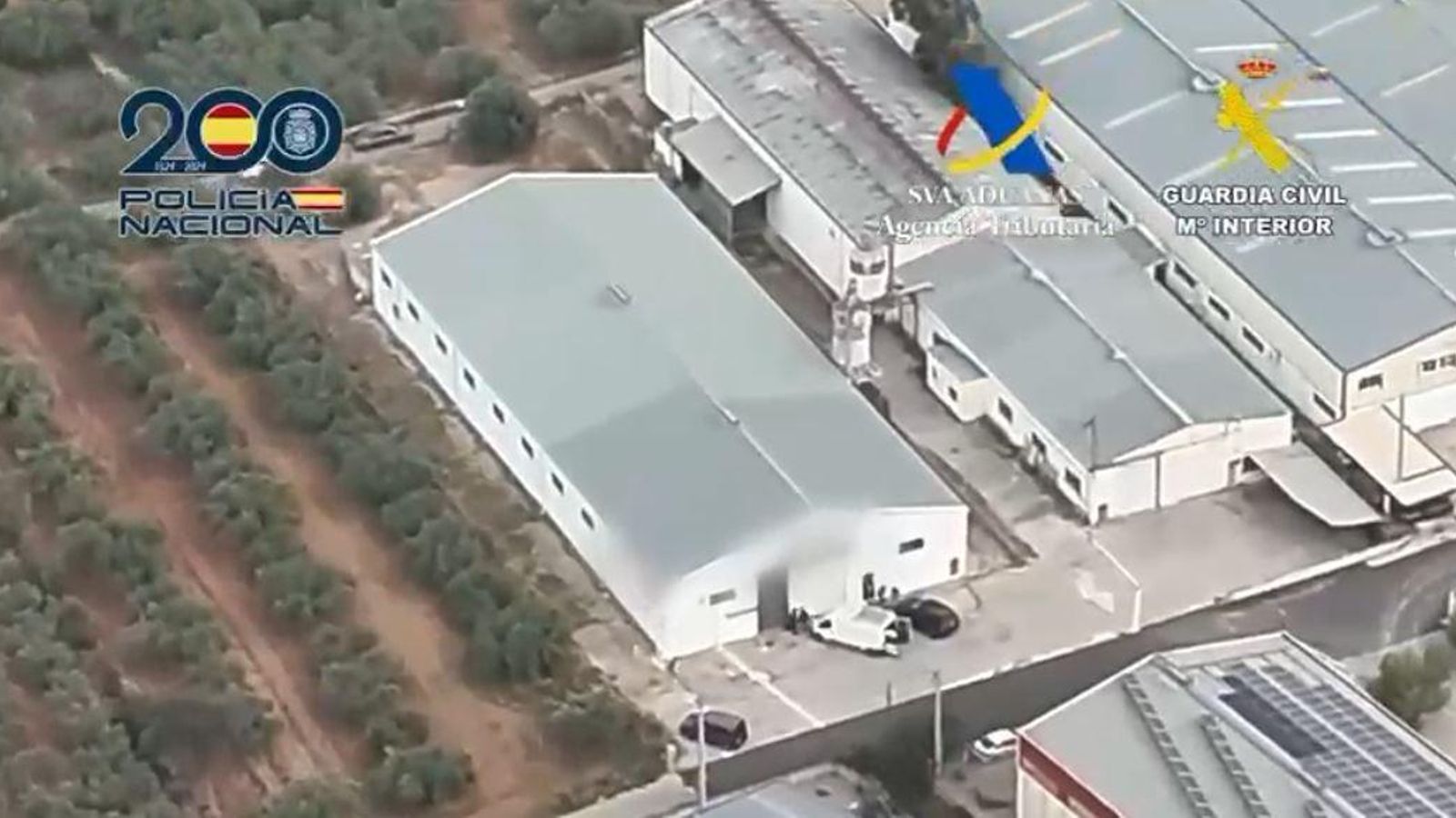 Vídeo policial del nou colp al narcotràfic al port de València. En imatge, la nau de Vallada en què es descarregava la mercaderia