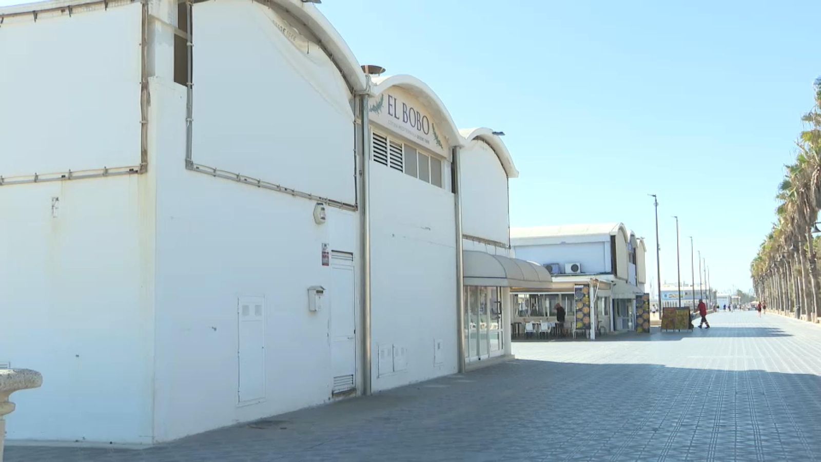 Barets en el passeig marítim de la Malva-rosa, este dilluns