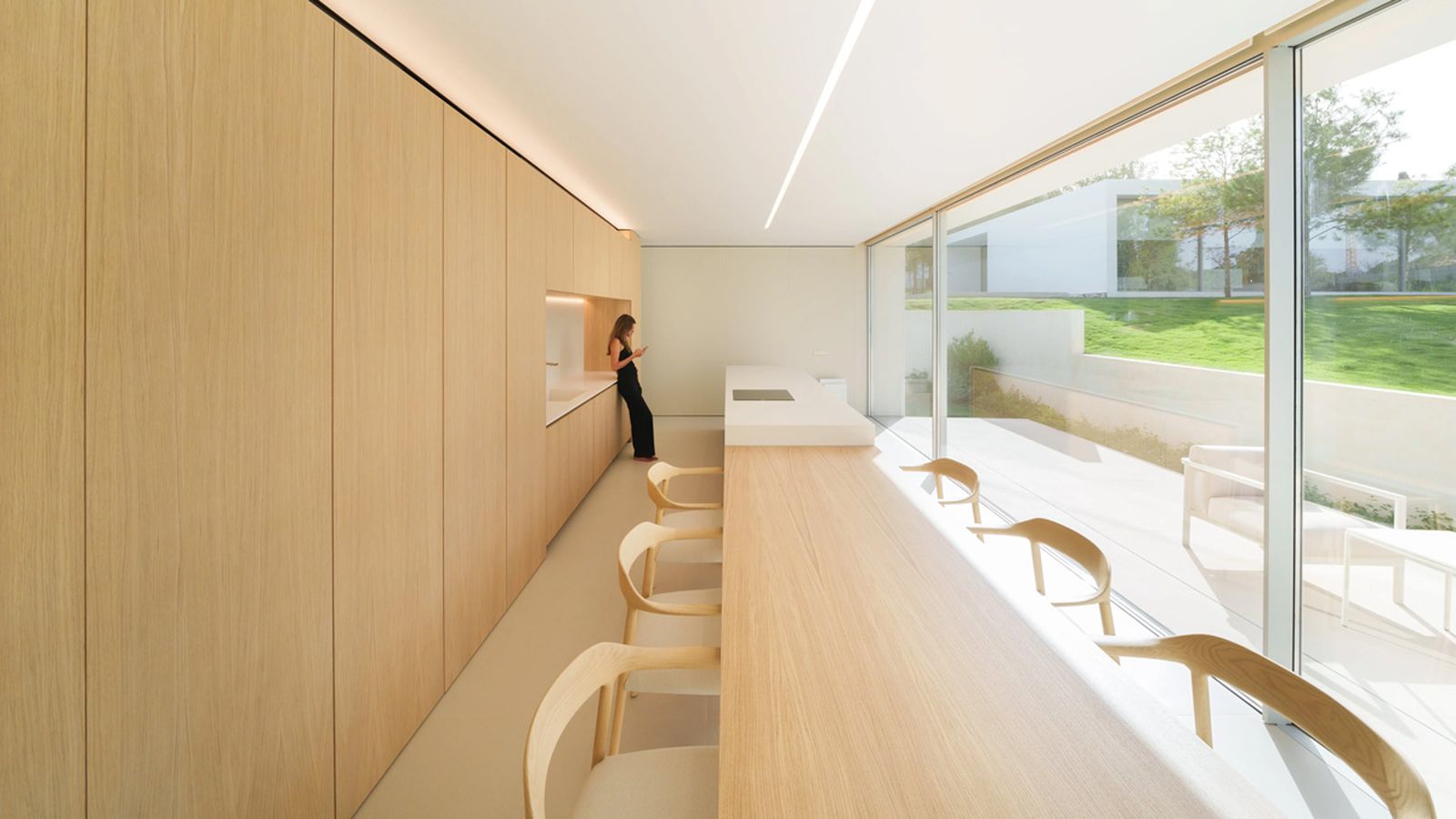 Les visites inclouen edificis públics i privats