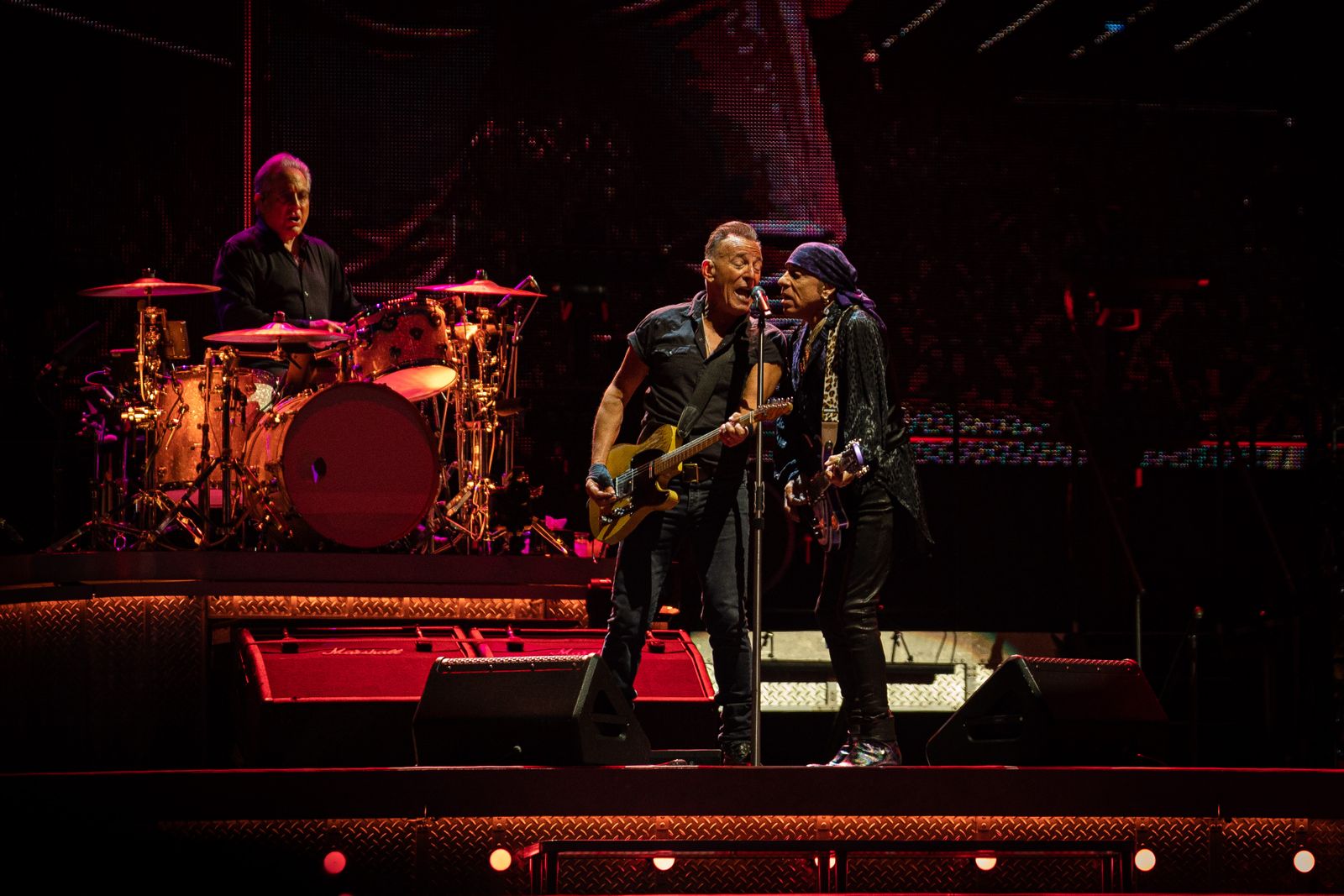Bruce Springsteen i Stevie Van Zandt interpretant un dels temes