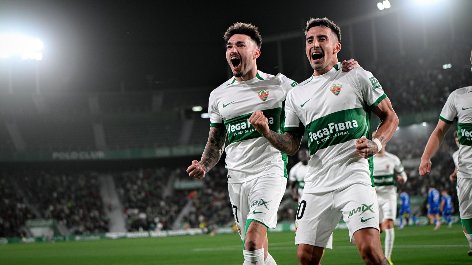 Josan i Nico celebren un dels gols