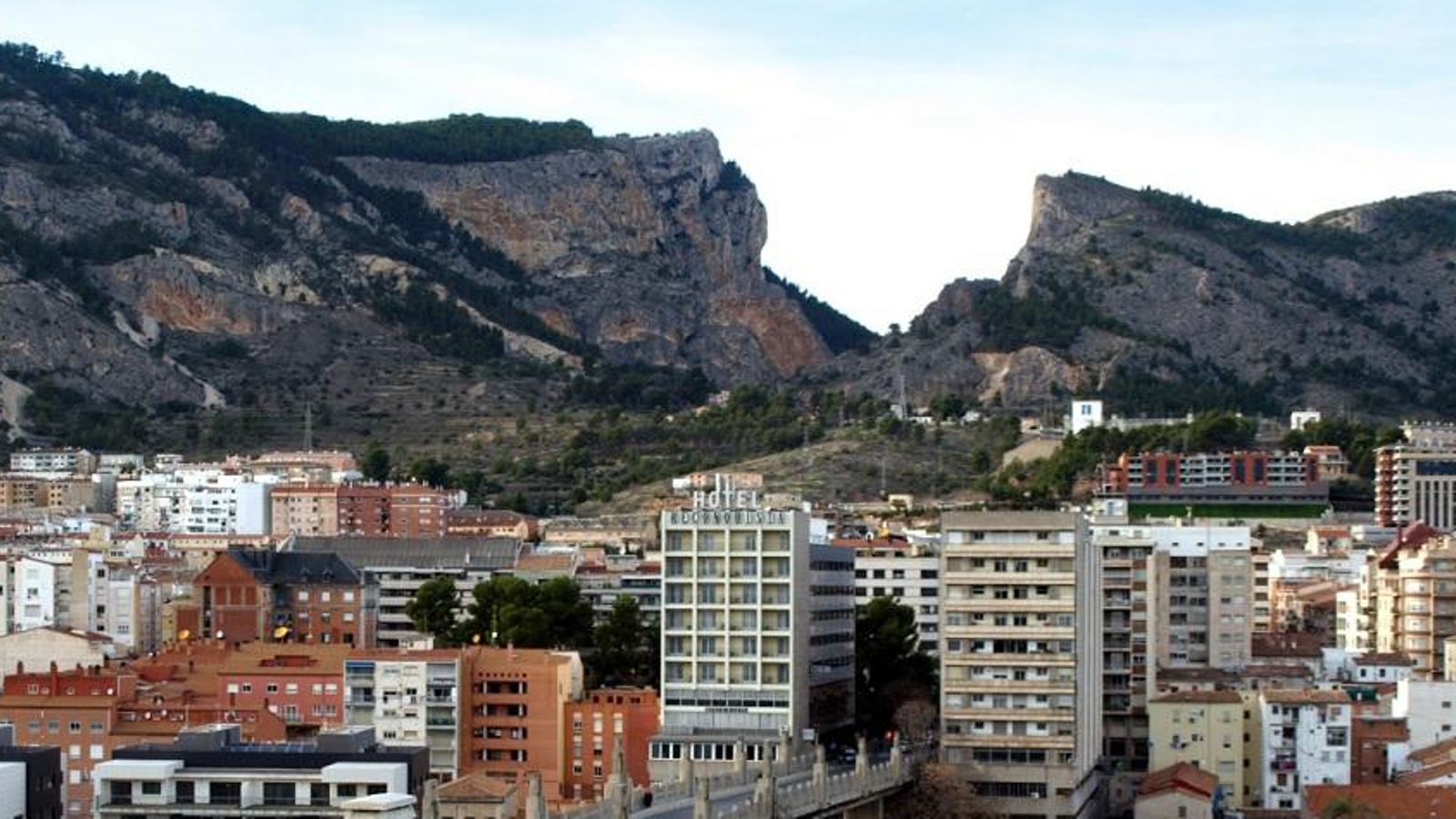 El Barranc del Cint està situat en el nord-oest de la ciutat d'Alcoi El Barranc del Cint està situat en el nord-oest de la ciutat d'Alcoi