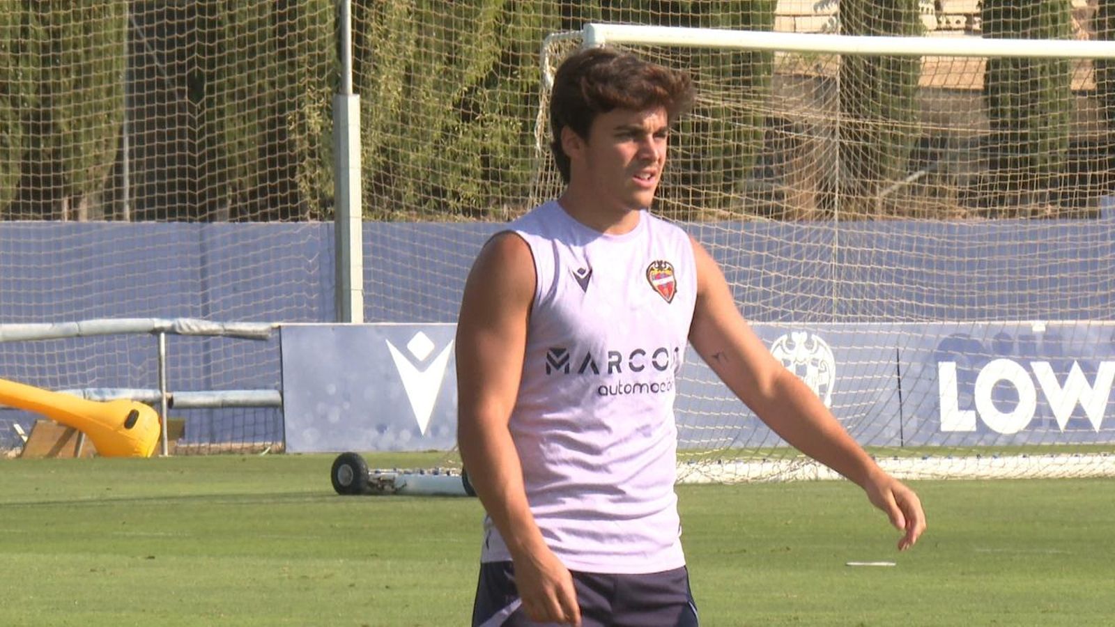 Carlos Álvarez, es torna a entrenar amb el grup