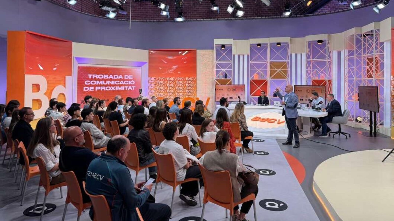 Trobada de Comunicacio de proximitat celebrada en 2024 a les instal·lacions d'À Punt