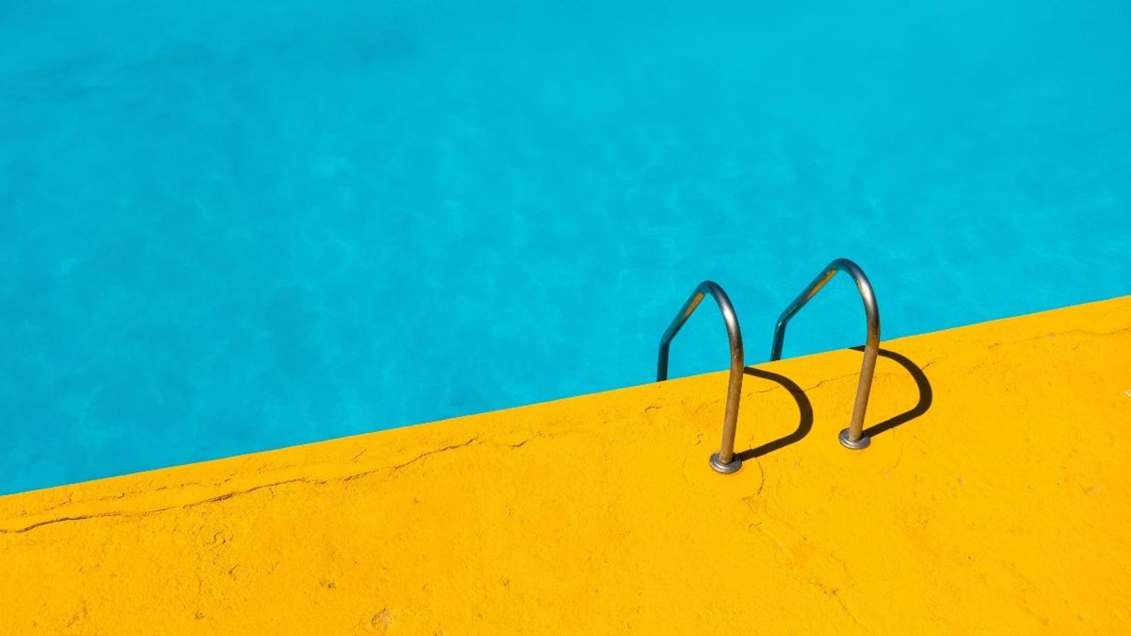 Imatge d'arxiu d'una piscina